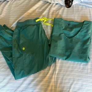 Figs Environmentally Awesome Collection Set M